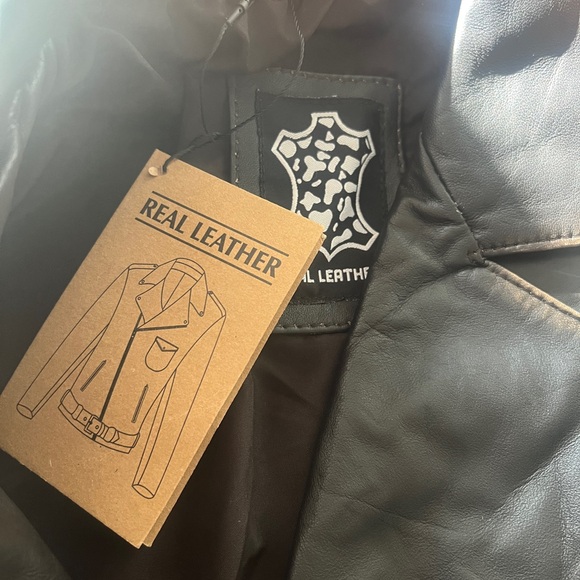 Women's Victoria Black Leather Jacket NWT - Picture 4 of 10